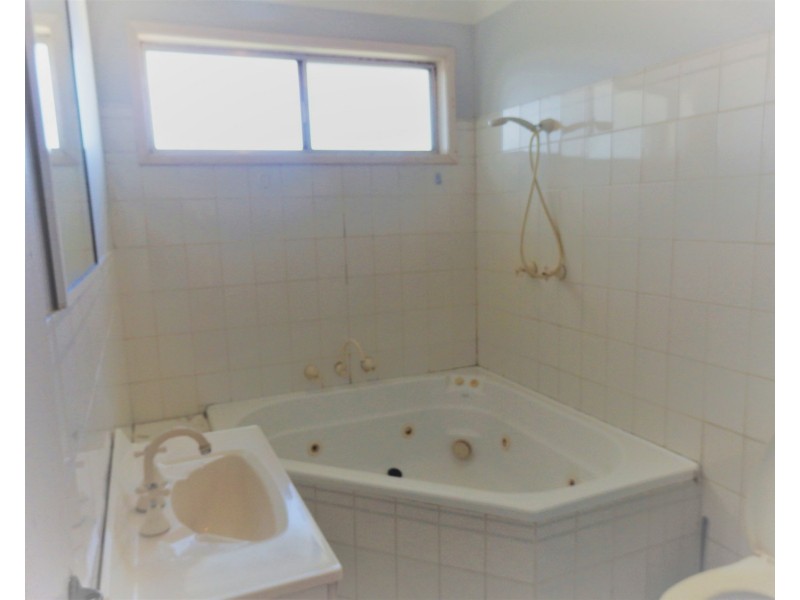 150 Hill Road, Lurnea NSW 2170