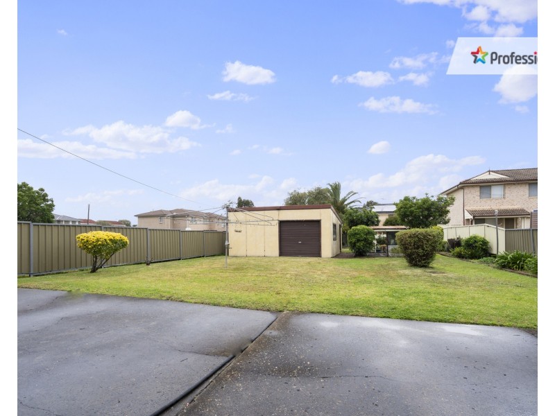 22 Webster Road, Lurnea NSW 2170