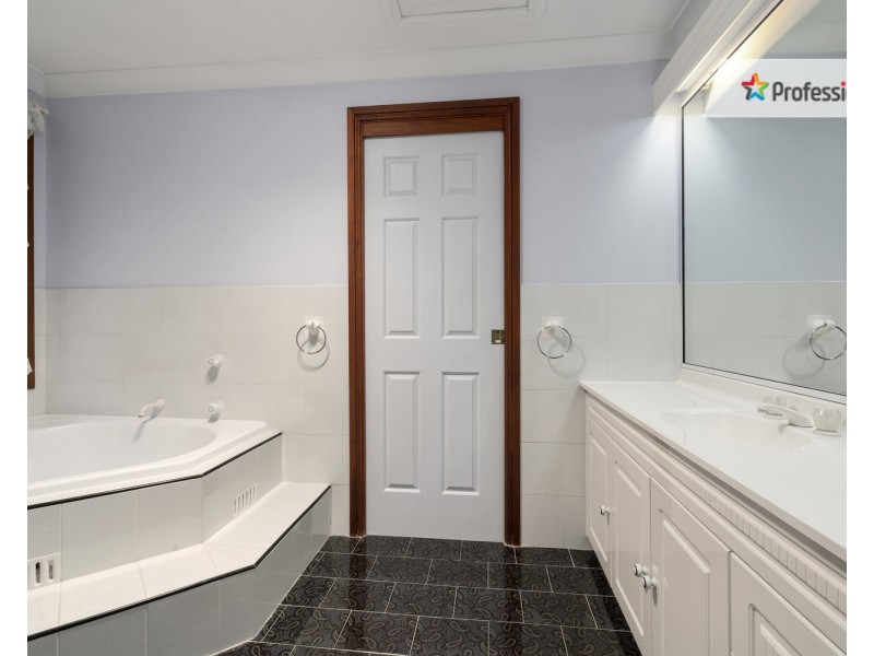 9B Keneally Way, Casula NSW 2170