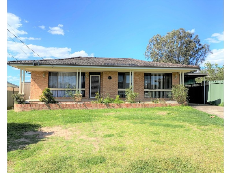 9 Simpson Avenue, Casula NSW 2170