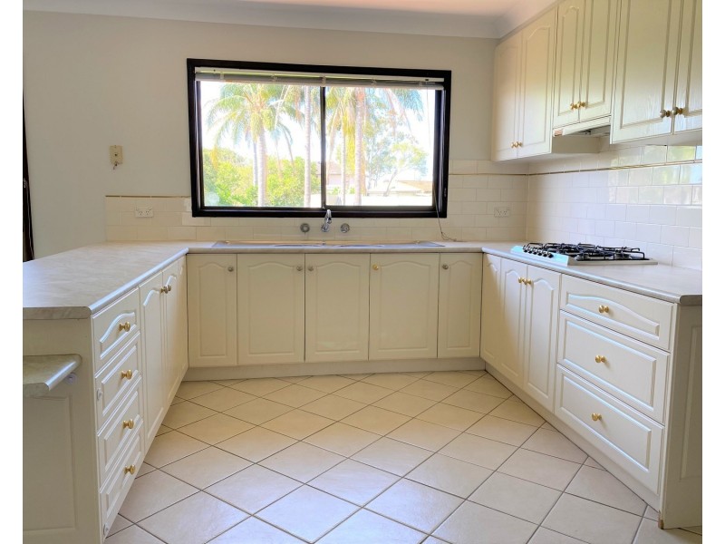 9 Simpson Avenue, Casula NSW 2170