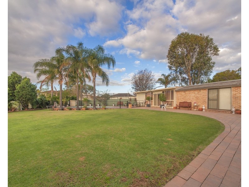 9 Simpson Avenue, Casula NSW 2170