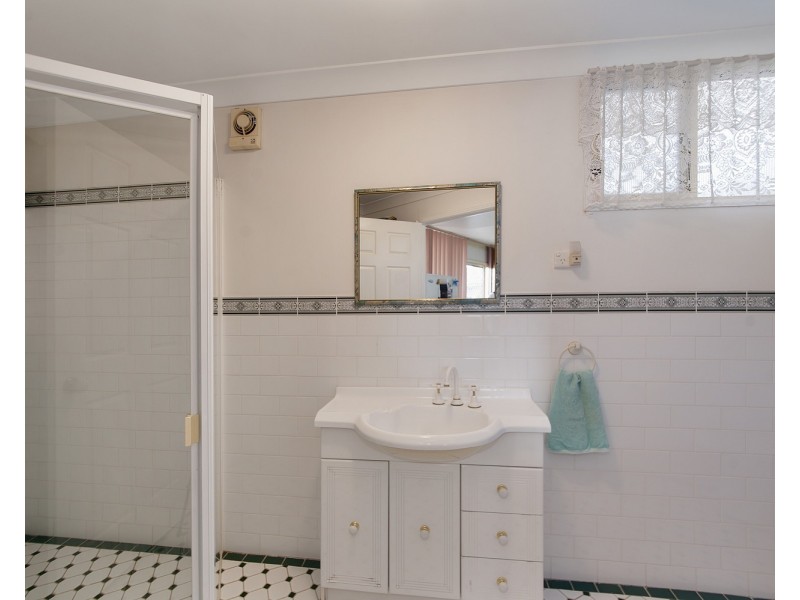 9 Simpson Avenue, Casula NSW 2170