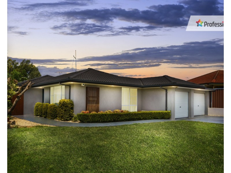 17 Randwick Close, Casula NSW 2170