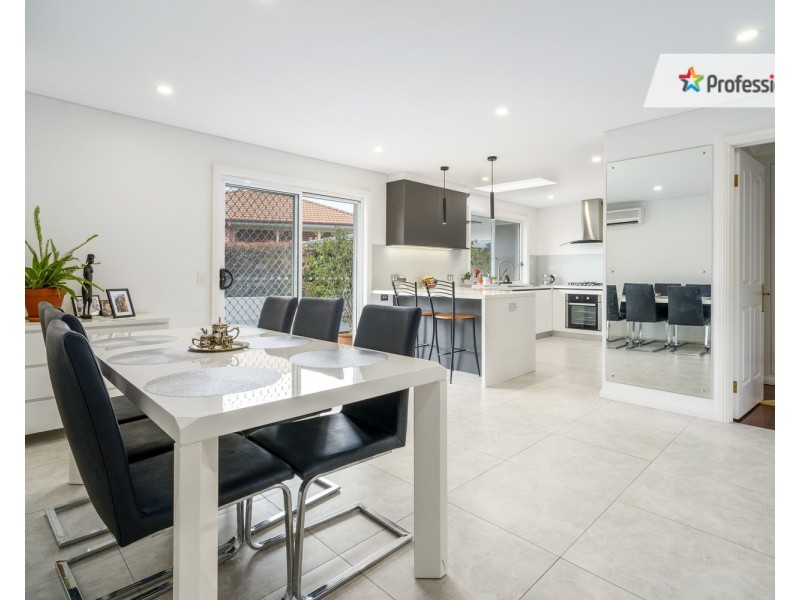 17 Randwick Close, Casula NSW 2170