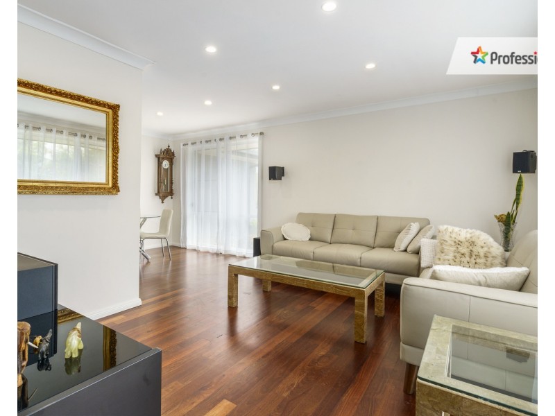 17 Randwick Close, Casula NSW 2170