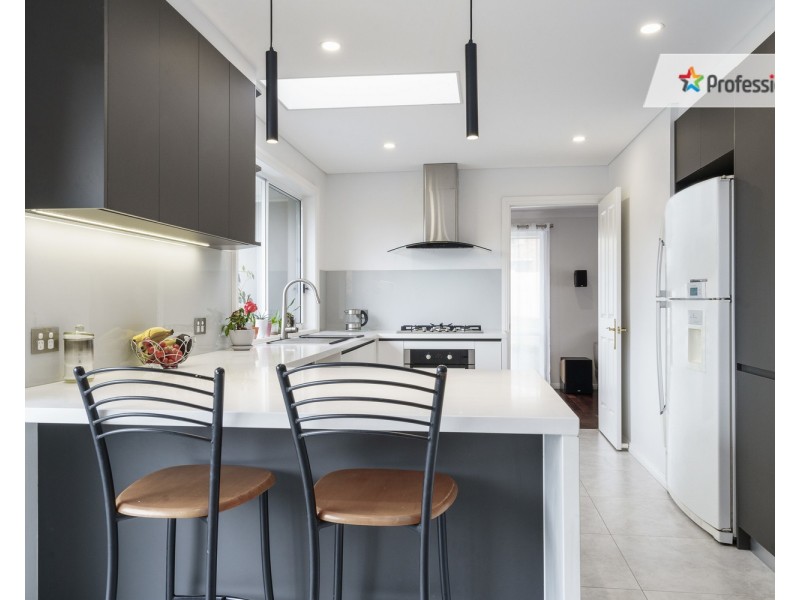 17 Randwick Close, Casula NSW 2170