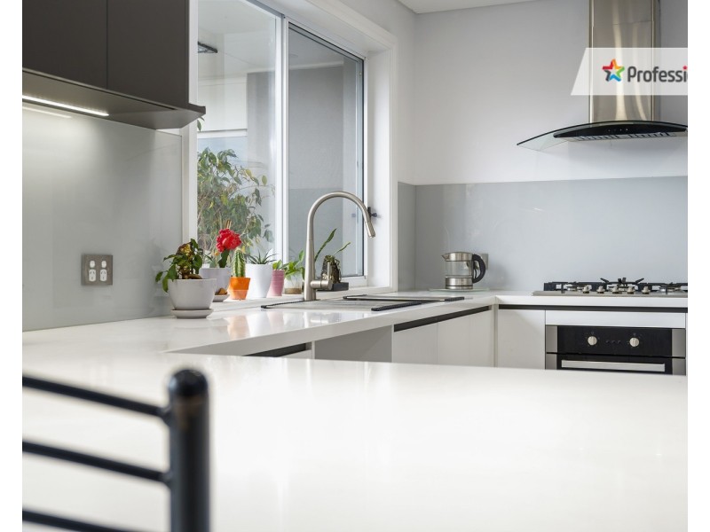 17 Randwick Close, Casula NSW 2170