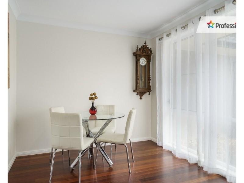 17 Randwick Close, Casula NSW 2170