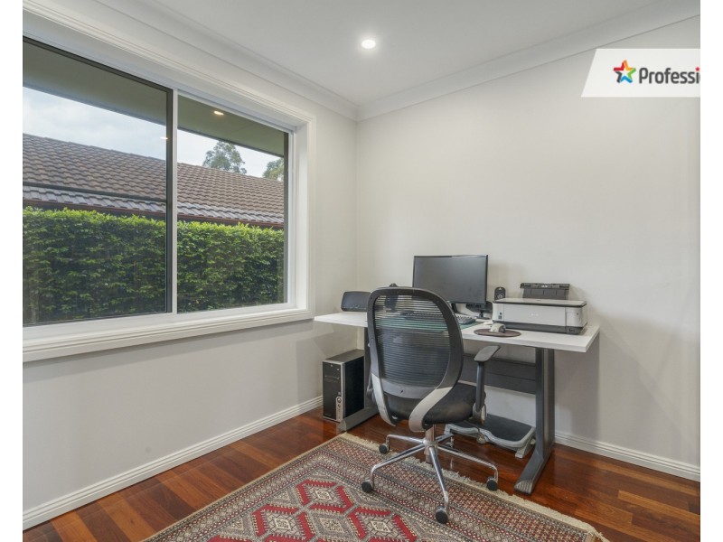17 Randwick Close, Casula NSW 2170