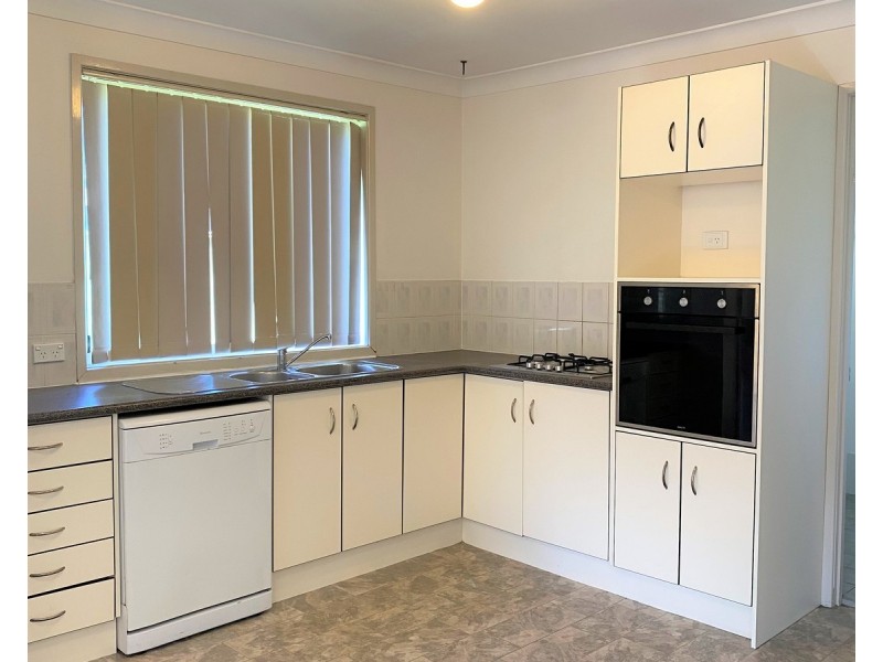 17 Erin Place, Casula NSW 2170