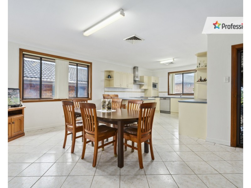 15 Biloolo Road, Green Valley NSW 2168