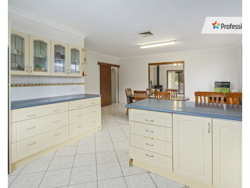 15 Biloolo Road, Green Valley NSW 2168