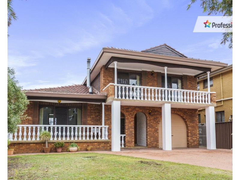 15 Biloolo Road, Green Valley NSW 2168