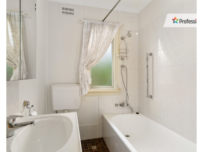 2 Holterman Place, Cartwright NSW 2168