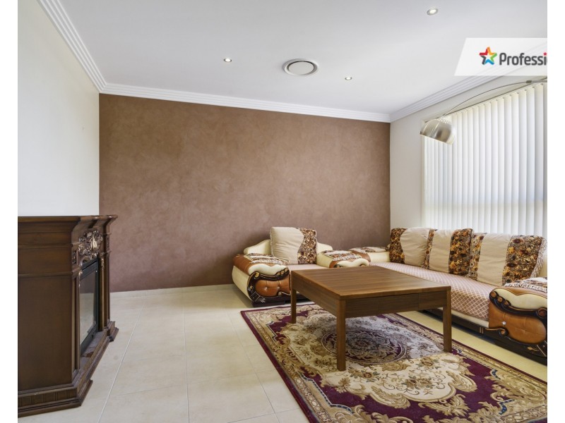 1A Marsh Parade, Casula NSW 2170