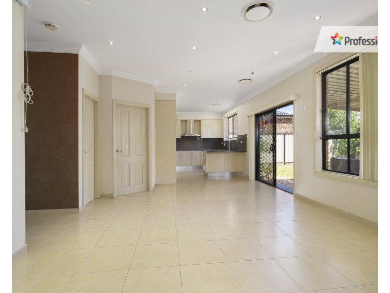 1A Marsh Parade, Casula NSW 2170