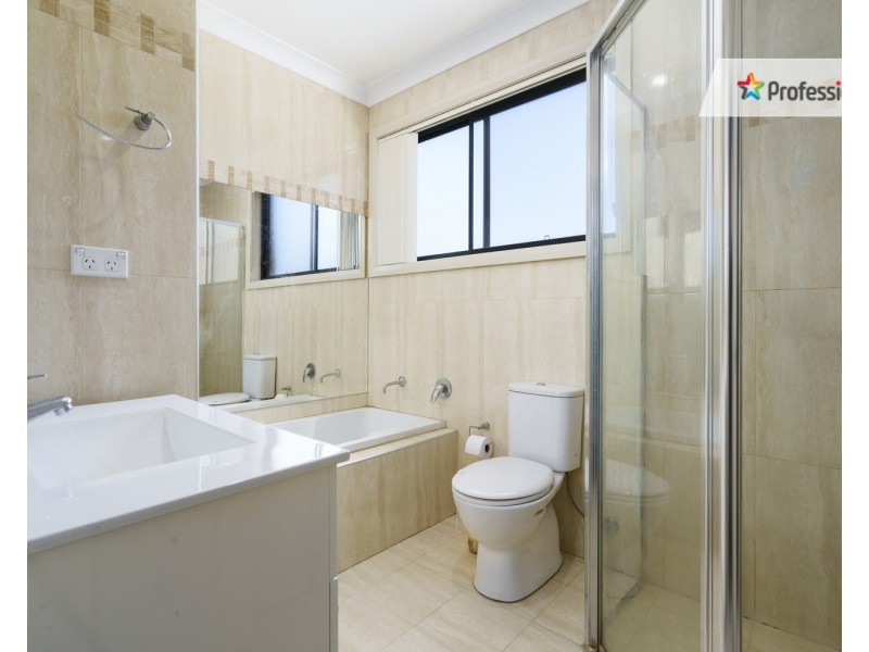 1A Marsh Parade, Casula NSW 2170