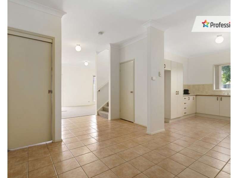 2/6 Bungonia Street, Prestons NSW 2170