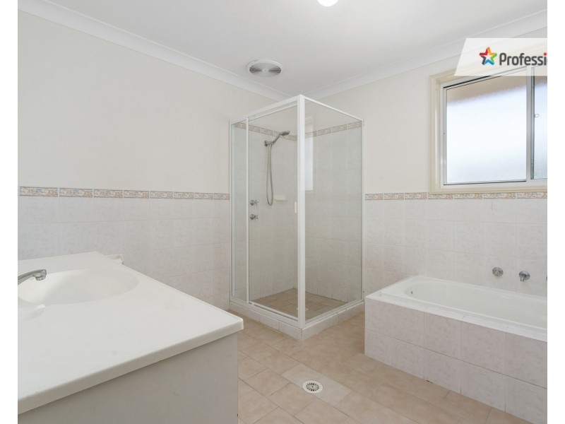 2/6 Bungonia Street, Prestons NSW 2170