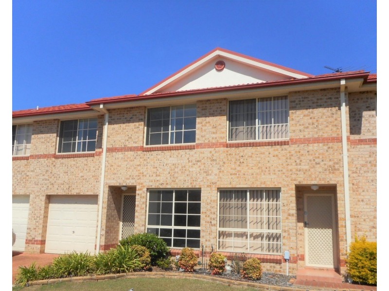 2/154-156 Leacocks Lane, Casula NSW 2170