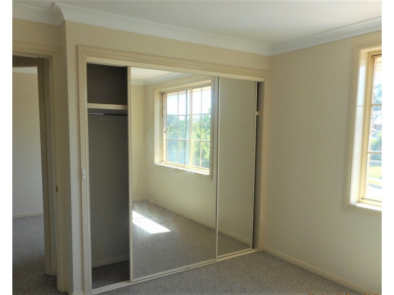 2/154-156 Leacocks Lane, Casula NSW 2170