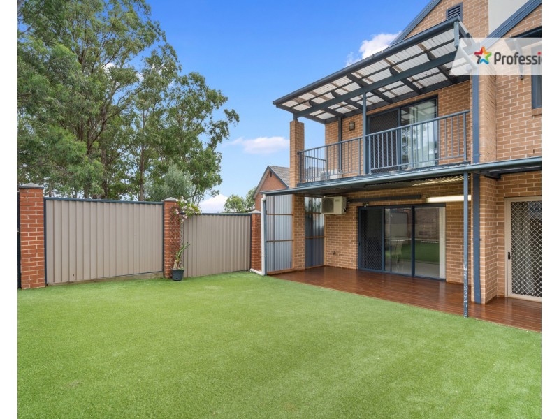 2/18 Holland Crescent, Casula NSW 2170