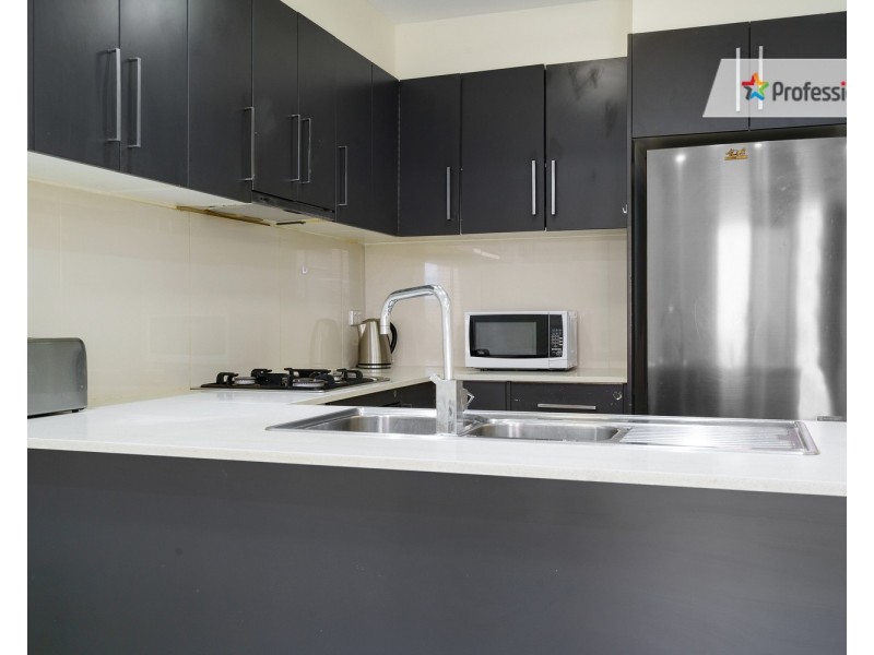 2/18 Holland Crescent, Casula NSW 2170