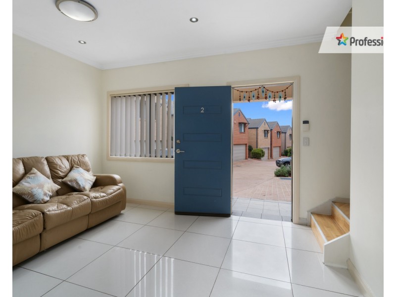 2/18 Holland Crescent, Casula NSW 2170
