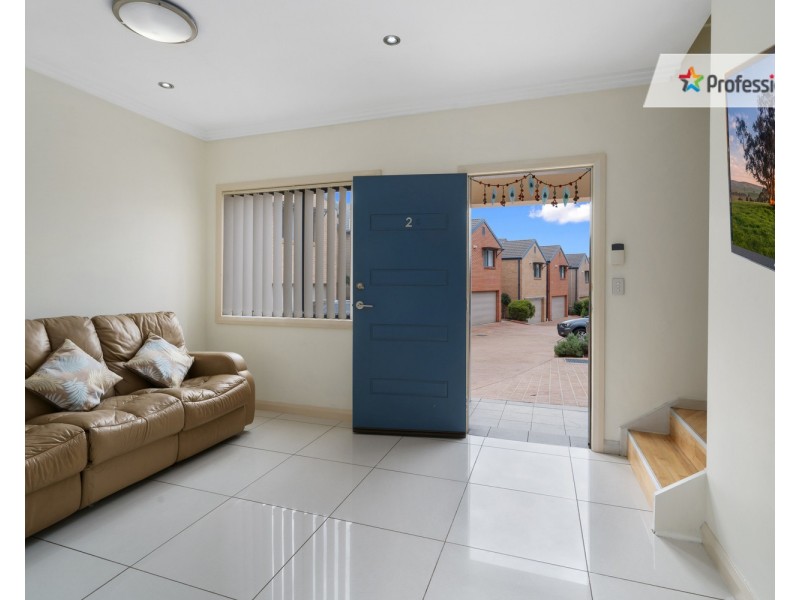 2/18 Holland Crescent, Casula NSW 2170