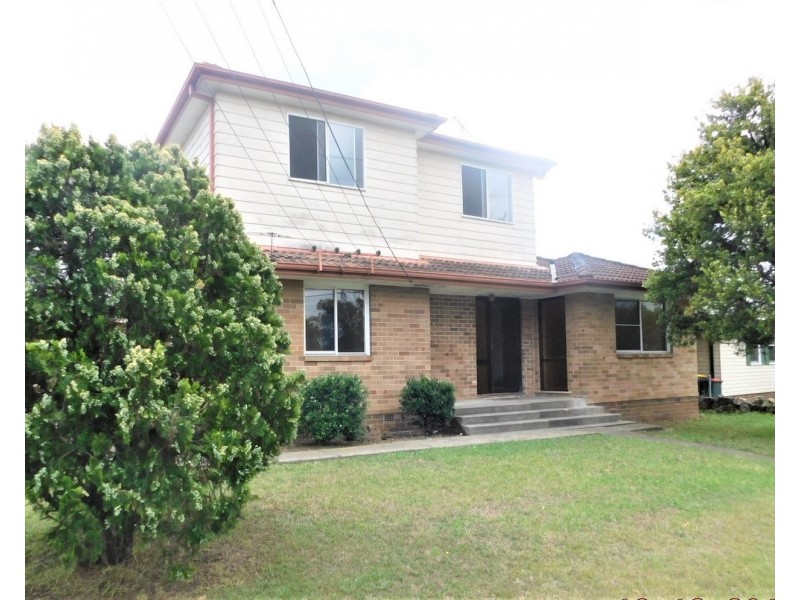 211 Graham Avenue, Lurnea NSW 2170