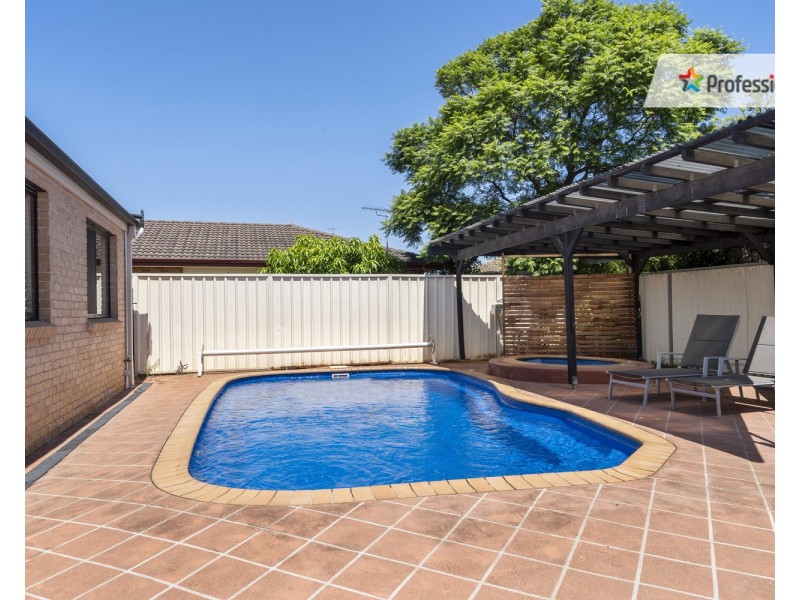 1 St Peter Close, Hinchinbrook NSW 2168