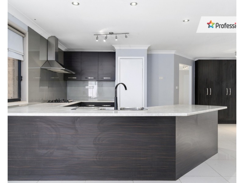 1 St Peter Close, Hinchinbrook NSW 2168