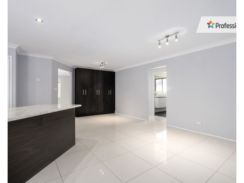 1 St Peter Close, Hinchinbrook NSW 2168