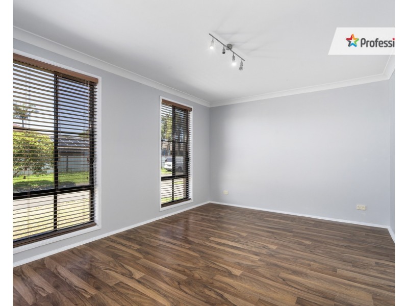 1 St Peter Close, Hinchinbrook NSW 2168