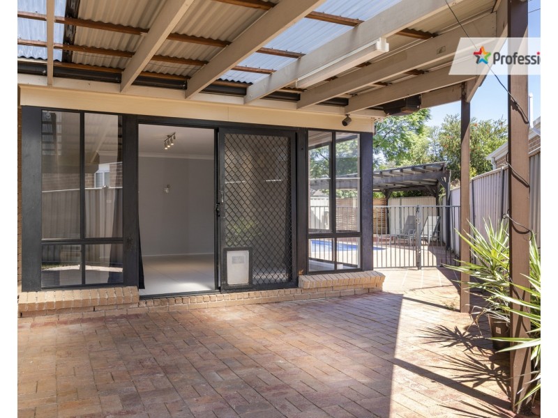 1 St Peter Close, Hinchinbrook NSW 2168