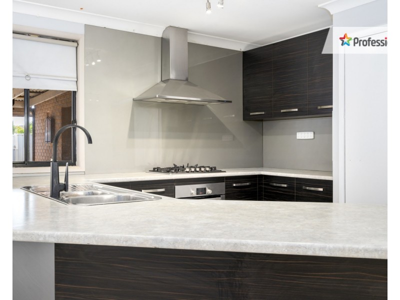 1 St Peter Close, Hinchinbrook NSW 2168