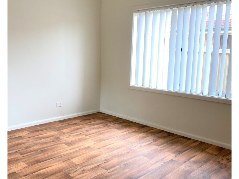 4 Lang Road, Casula NSW 2170