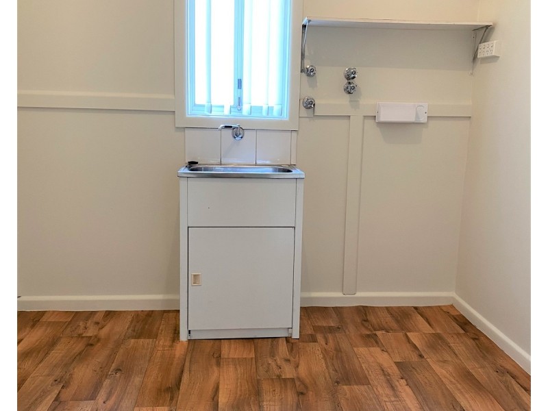 4 Lang Road, Casula NSW 2170