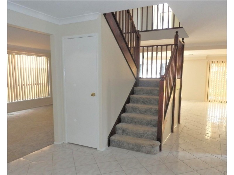 27 Hilton Crescent, Casula NSW 2170