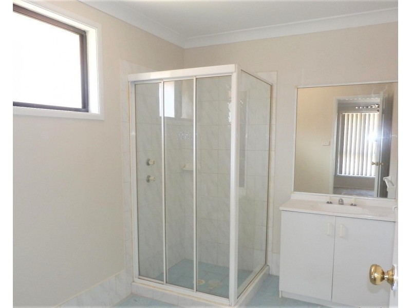 27 Hilton Crescent, Casula NSW 2170