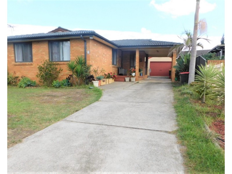 4 Robinson Close, Lurnea NSW 2170
