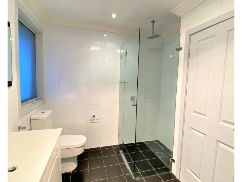 4 Robinson Close, Lurnea NSW 2170