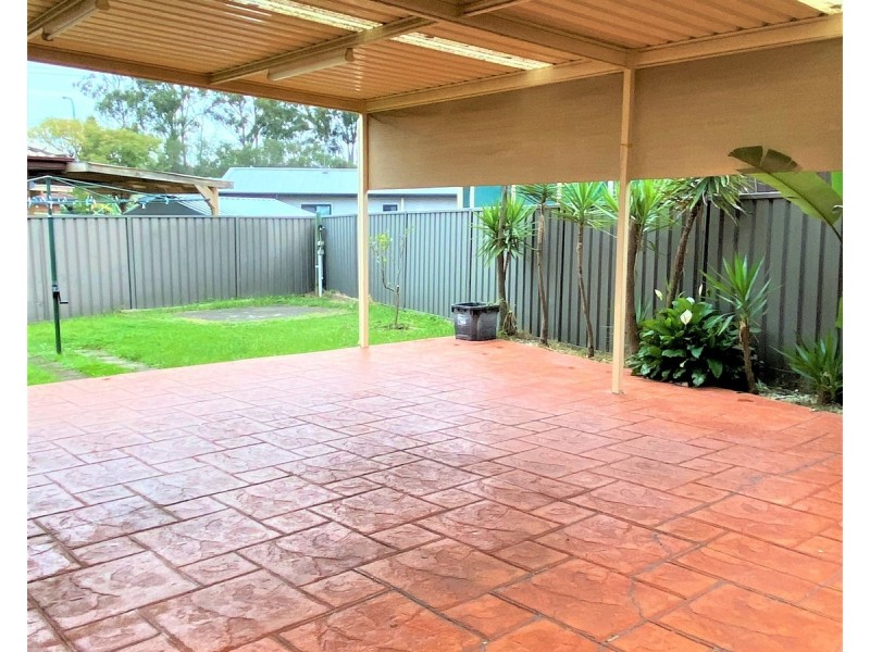 4 Robinson Close, Lurnea NSW 2170