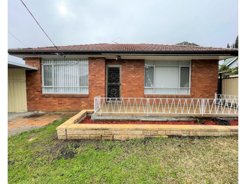 6 Dunmore Crescent, Casula NSW 2170