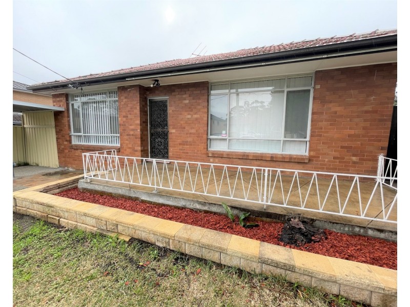 6 Dunmore Crescent, Casula NSW 2170