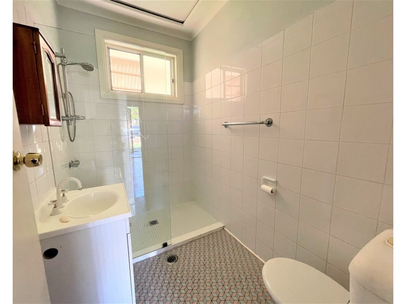 6 Dunmore Crescent, Casula NSW 2170