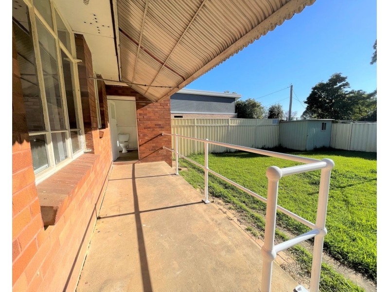 6 Dunmore Crescent, Casula NSW 2170