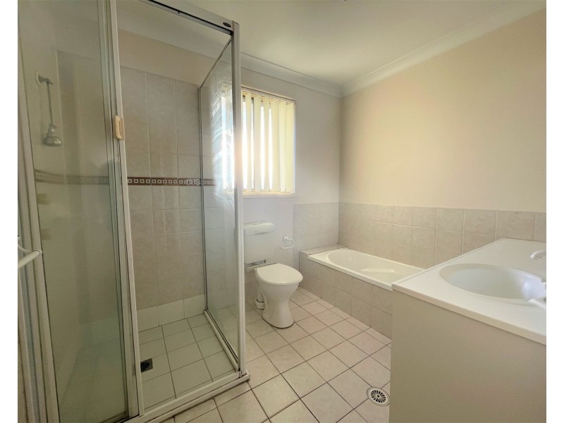 9 Magnolia Close, Casula NSW 2170