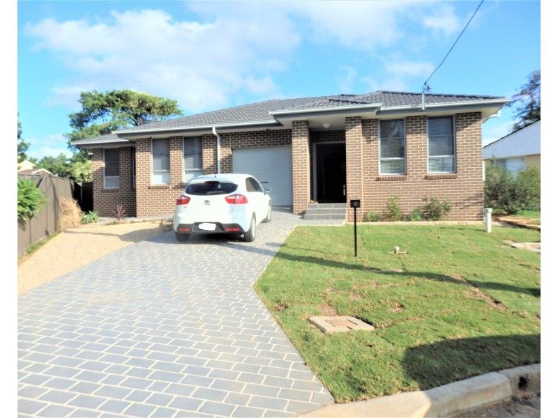 9 Grahame Avenue, Glenfield NSW 2167